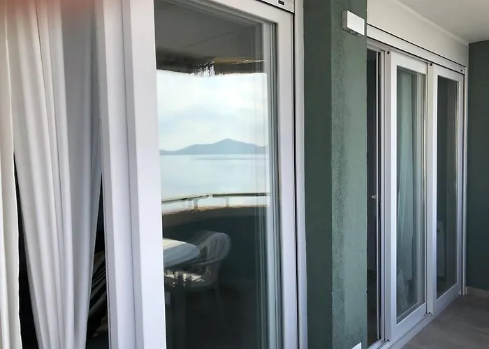 Refurbished 4* With Great Balcony